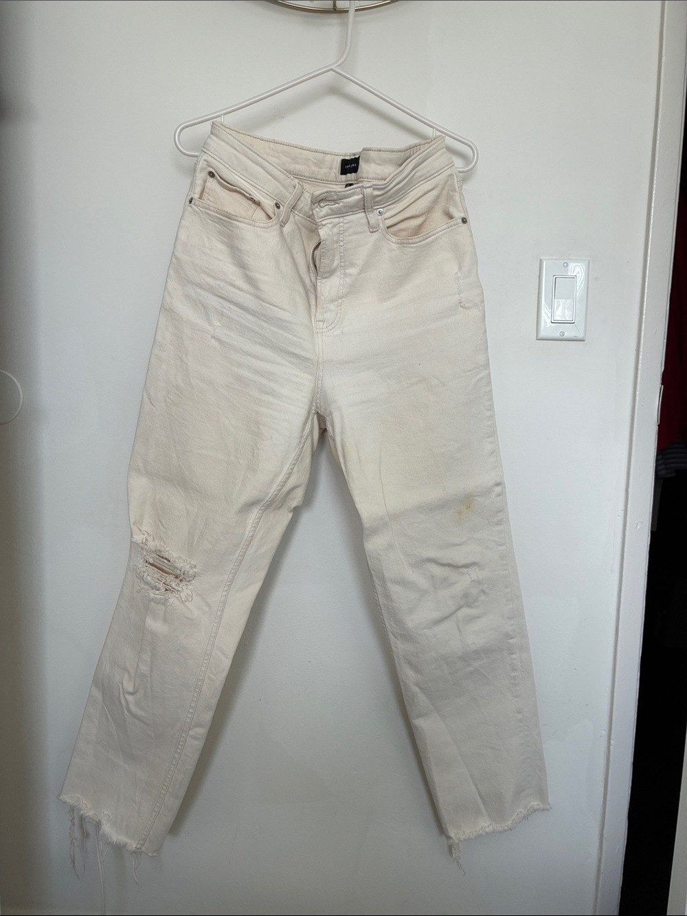 Women’s Off-White Distressed Straight-Leg Jeans